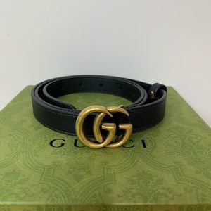 Women’s thin black Gucci belt